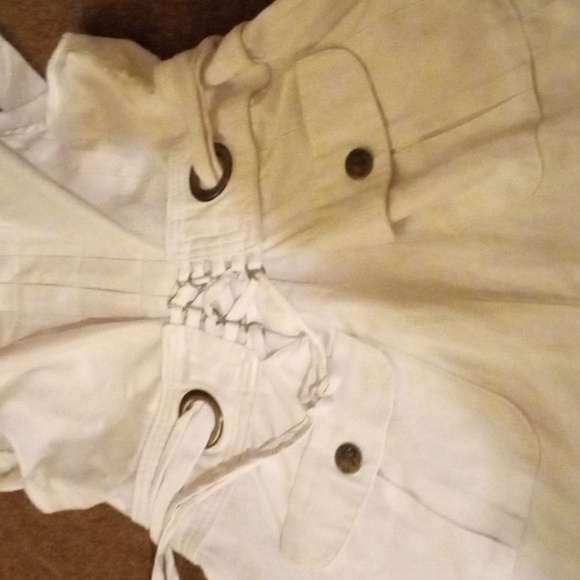 DEREON BY BEYONCE ROMPER FLEUR DE LIS DESIGN ON SNAPS AND FRONT WHITE XL… - Picture 10 of 11